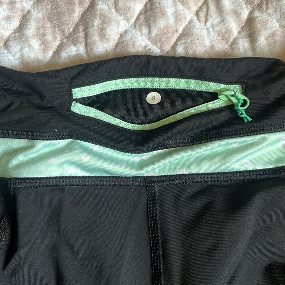 Lululemon - Picture 2 of 3